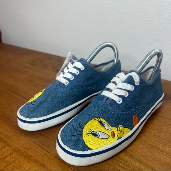 Vintage Womens Looney Tunes Tweety Canvas Tennis Shoes Sneakers Size 3 “READ - Picture 2 of 10